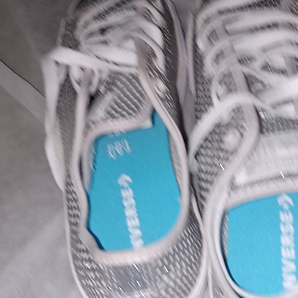 Shoes - Picture 6 of 7